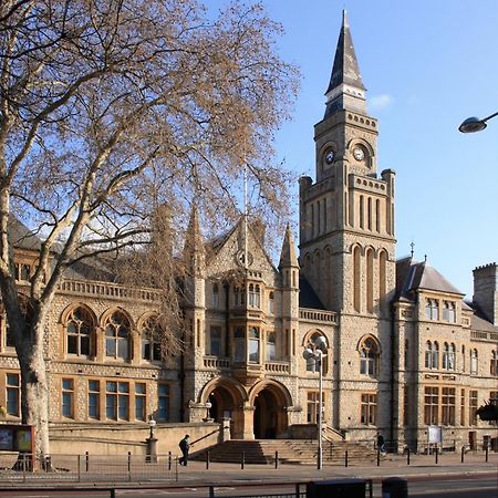 Spacious 2 Bedroom Apartment In Ealing Broadway Luaran gambar